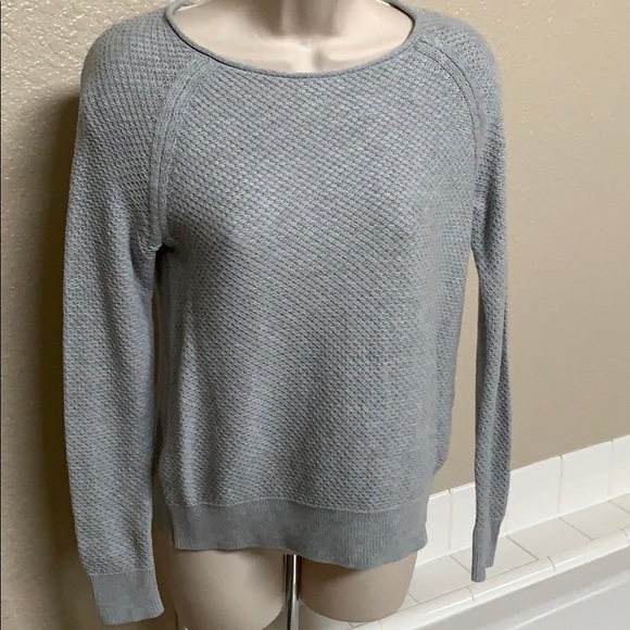 Gap Basic Sweater - Picture 2 of 5